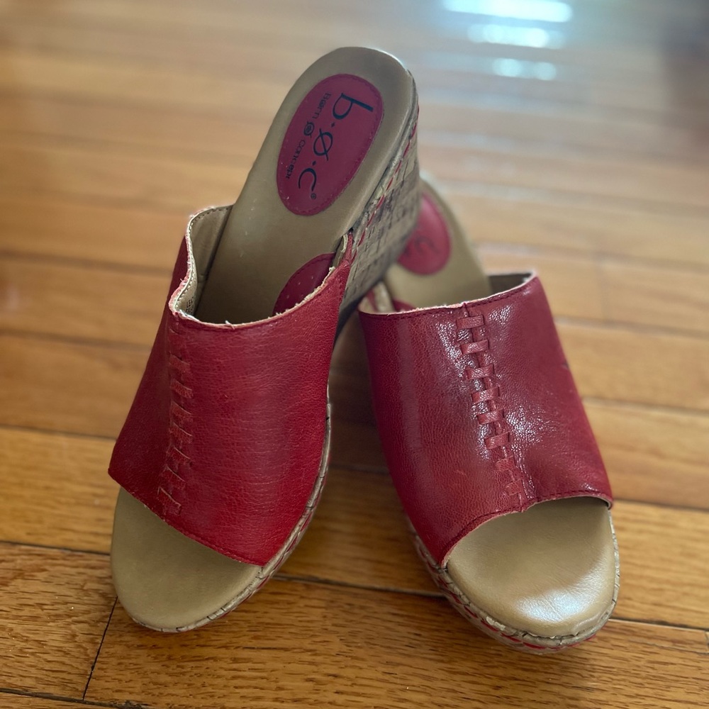 Red wedges